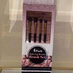4-Piece  Makeup Brush Set